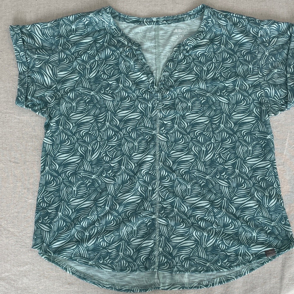 L.L. Bean short sleeve shirt size large petite for outdoor hiking casual
